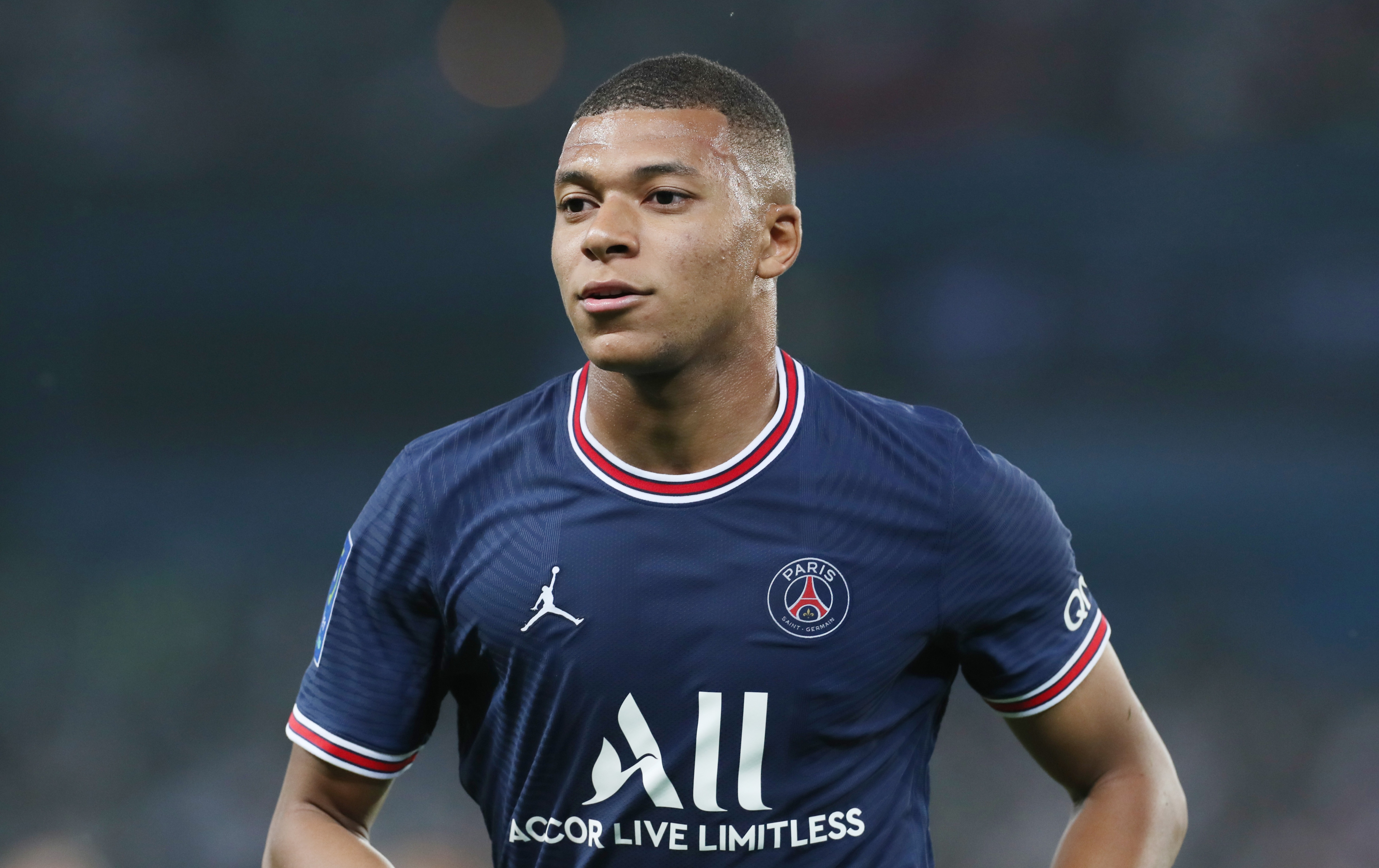 Сумма трансфера мбаппе. Kylian Mbappe. Килиан Мбаппе ПСЖ. Килиан Мбаппе футболист. Футбол Кильян Мбаппе.