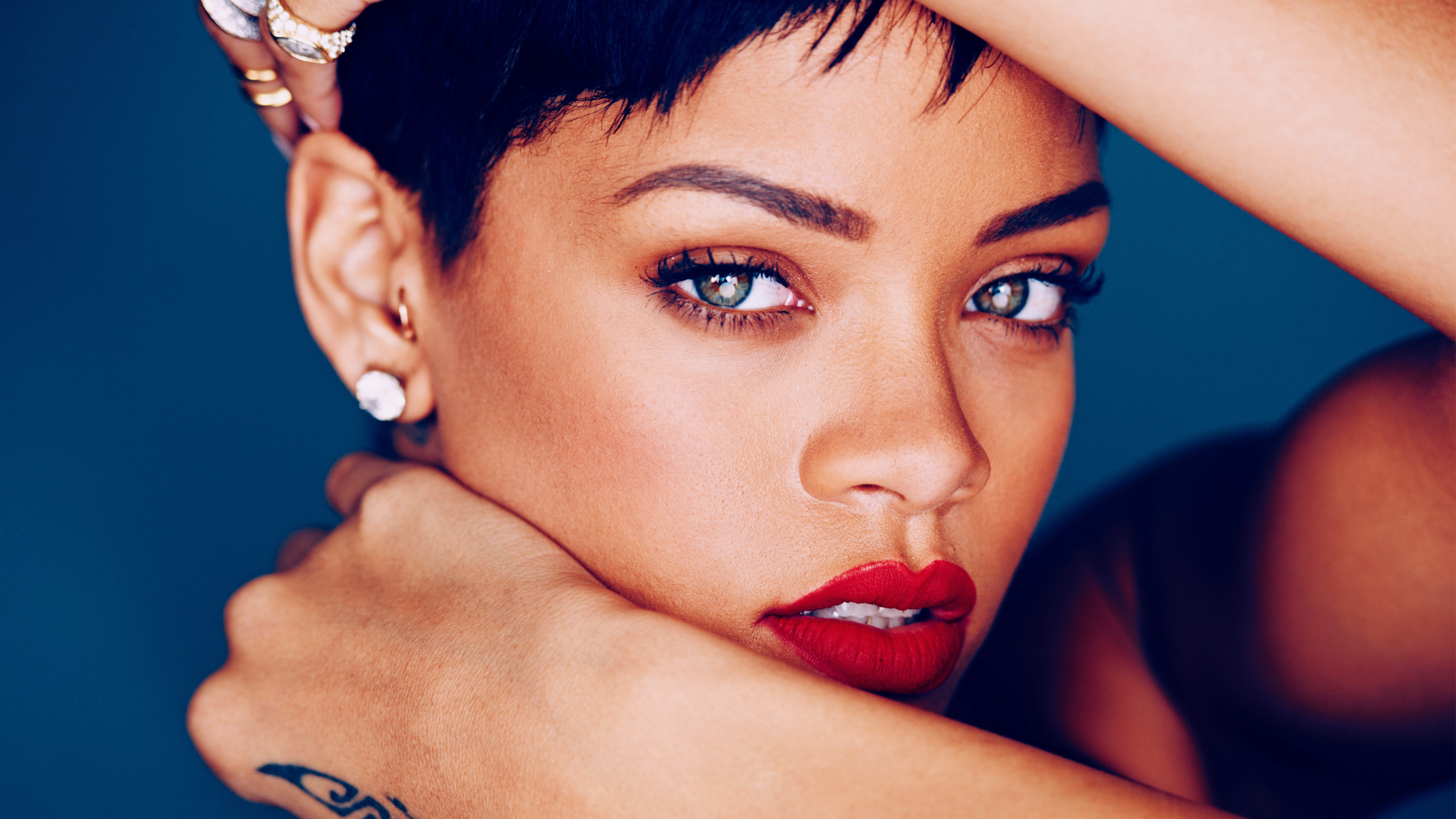 Rihanna HD Wallpaper - WallpaperFX
