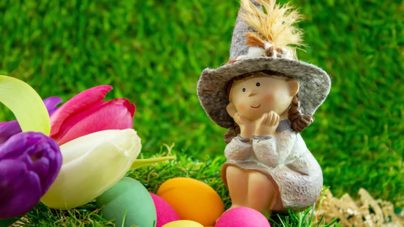 Cute doll, Easter eggs