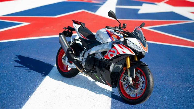 Aprilia Tuono V4 Factory, Superbikes, Sports bikes, Italian, 8K wallpaper