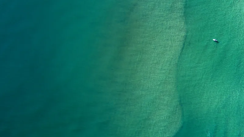 Turquoise sea from above, Small boat, 4K wallpaper