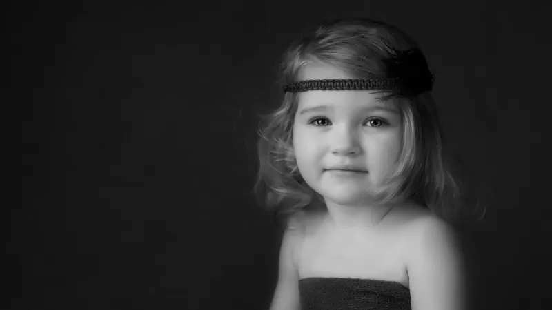 Cute Girl, Portrait, Monochrome, Dark background, Hairband