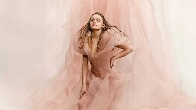Joey King, Peach background, 5K wallpaper, 2024