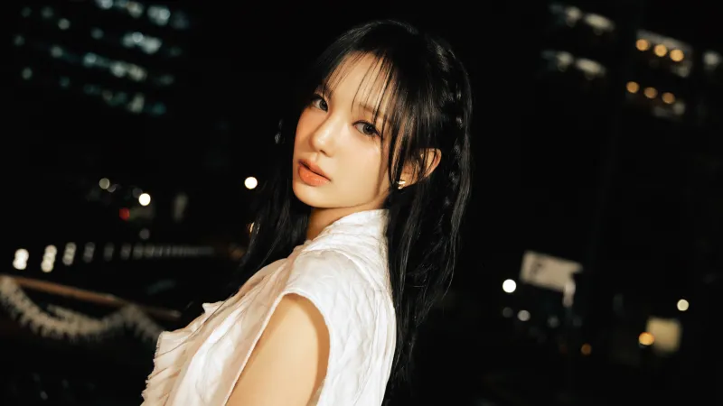 Ryu Sarang, Izna SIGN, 5K background