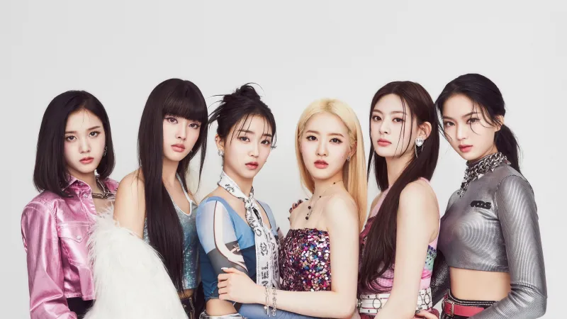 STAYC girl group, Sieun, Seeun, Sumin, Isa, J, Yoon