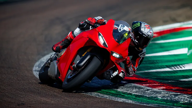 Ducati Panigale V4 S, 5K background