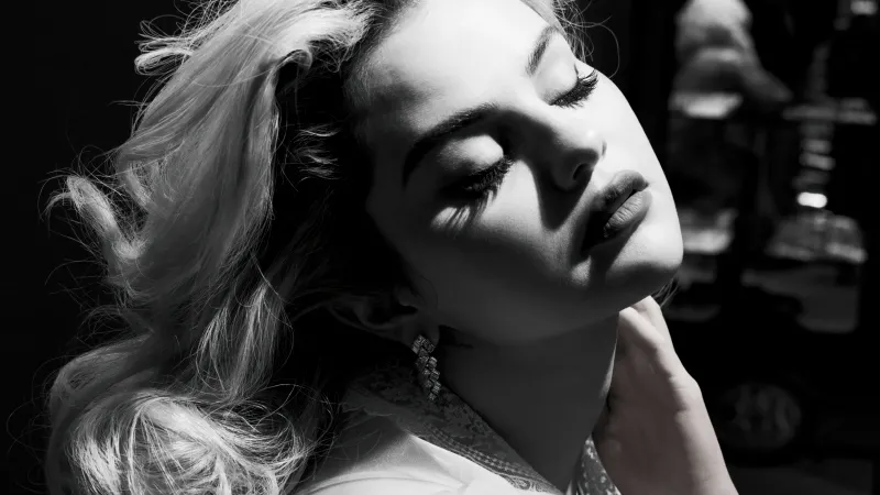 Selena Gomez as Marilyn Monroe, 8K wallpaper