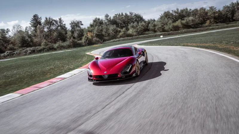 Alfa Romeo 33 Stradale Race track