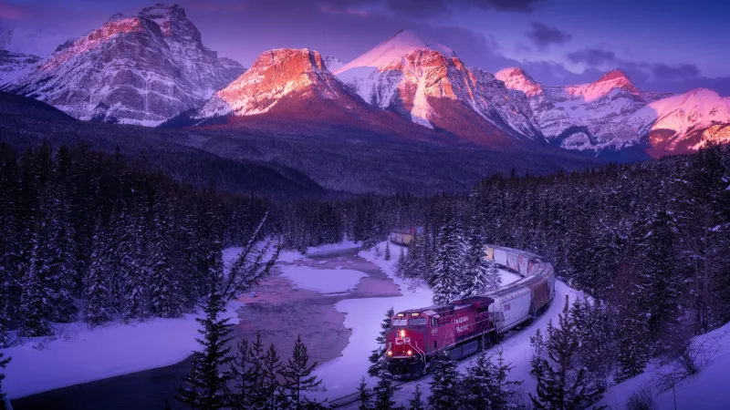 Train at Morant's Curve, Banff, Canadian Rockies, 5K wallpaper