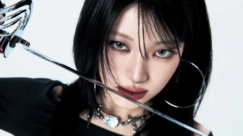 Siyoon, Billlie, Moon Sua X Siyoon, Sword, Close-up, 5K wallpaper