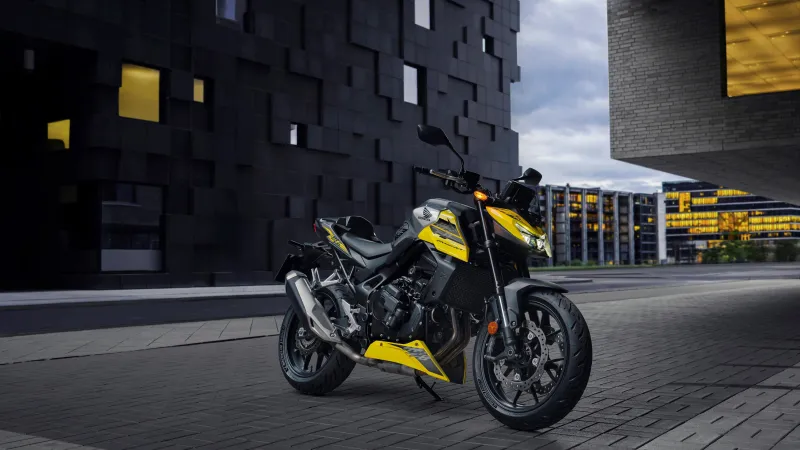 Honda CB750 Hornet, Yellow naked bike, Modern city, 2026, 4K wallpaper