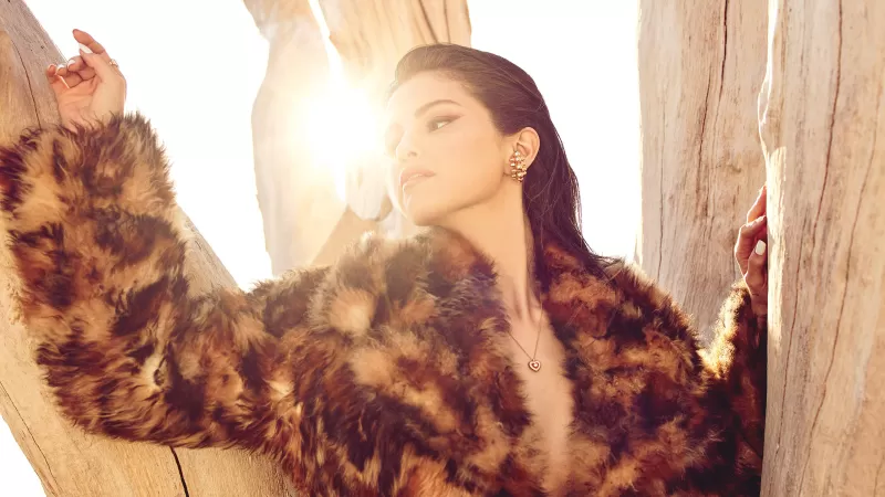 Selena Gomez, Photoshoot, 2020, Vogue Mexico, Magazine cover, Cover shoot