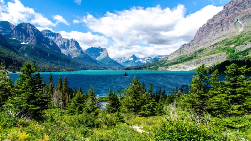 Wild Goose Island, Saint Mary Lake, Glacier National Park, USA, Mountain range, White Clouds, Glacier mountains, Snow covered, Green Trees, Blue Water, Landscape, Scenery