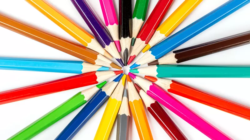 Colored pencils circle wallpaper, Rainbow colors, White background