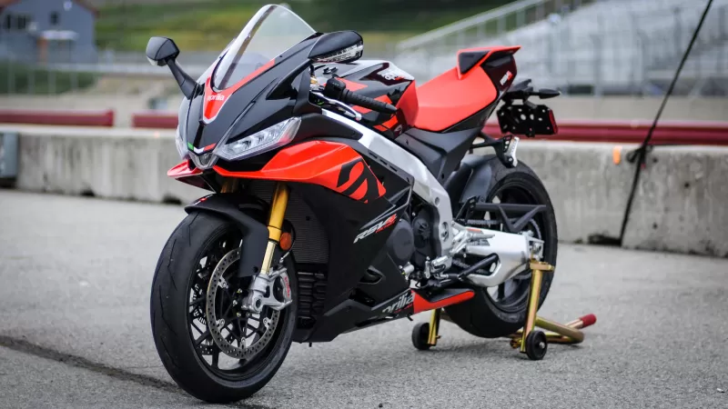 Aprilia RSV4 Factory, Sports bikes, Pit lane, Paddock stand, 2021, 4K wallpaper