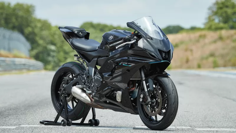 Yamaha YZF-R7, Black sports bike, Race track, Paddock stand, 2022, 5K wallpaper