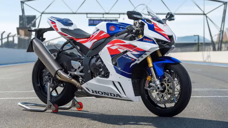 Honda CBR1000RR-R Fireblade SP 30th Anniversary, Tricolour livery, Pit lane, 2022, HD wallpaper