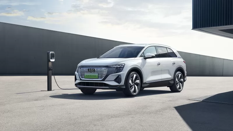 Audi Q5 e-tron, White electric SUV, Charging station, 2022 wallpaper