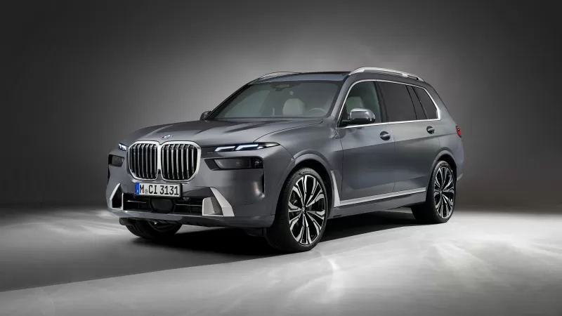 BMW X7 xDrive40i, Grey luxury SUV, Spotlight studio, 2022 wallpaper
