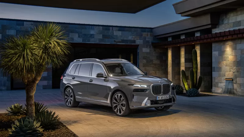BMW X7 xDrive40i wallpaper, Grey SUV, Desert villa at dusk, 2022