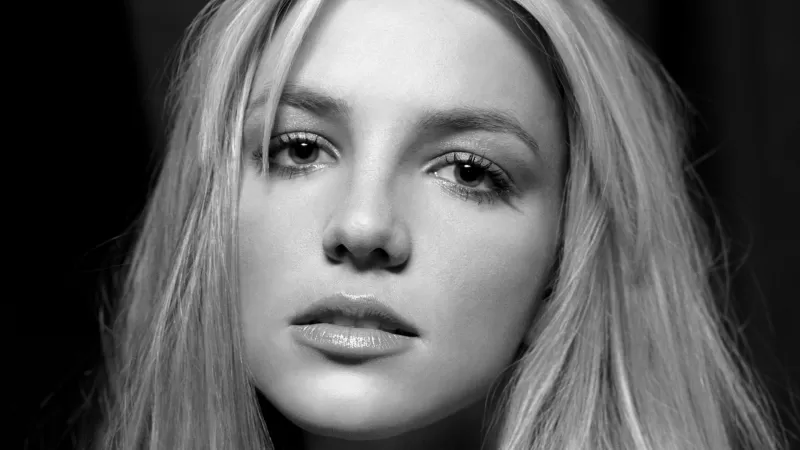 Britney Spears 4K, Monochrome