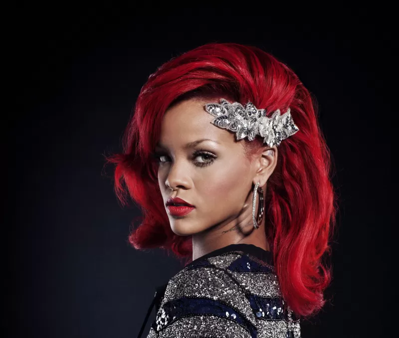 Rihanna 4K, Dark background