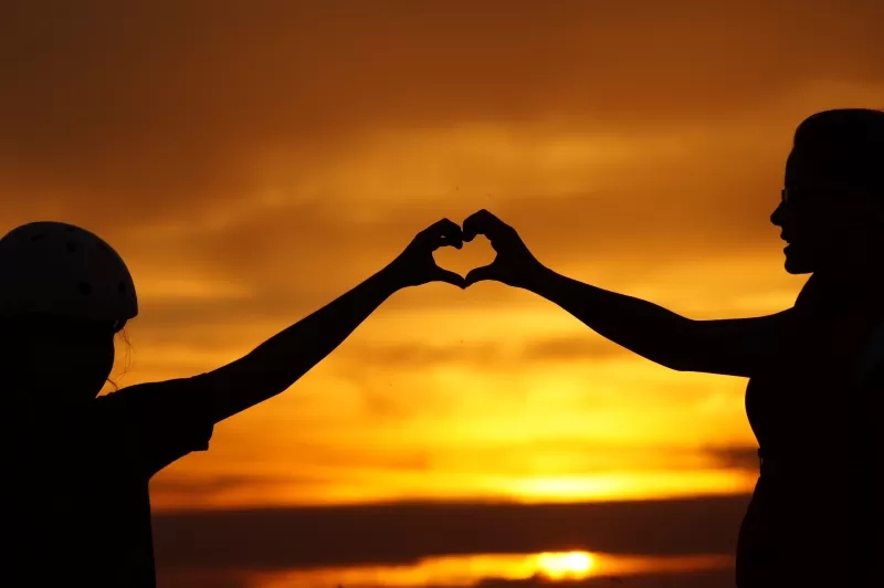 Love heart, Hands together, Silhouette, Lovers, Couple, Sunset, 5K