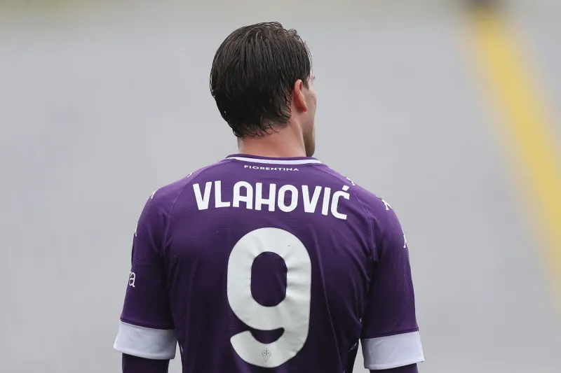 Dušan Vlahović, Serbian football player, Footballer