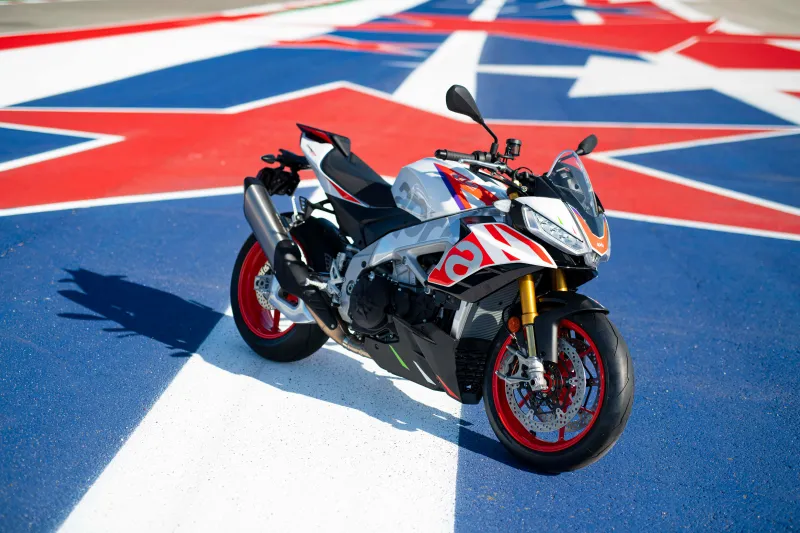 Aprilia Tuono V4 Factory, Superbikes, Sports bikes, Italian, 8K wallpaper