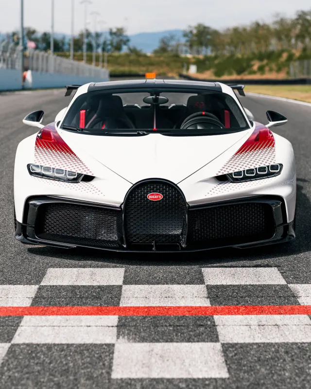Bugatti Chiron Pur Sport Grand Prix, Phone background 4K