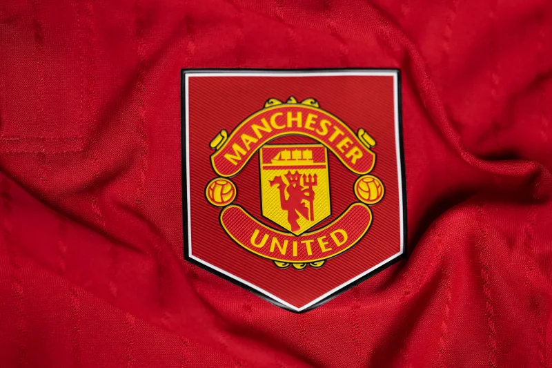 Manchester United Badge wallpaper, Red