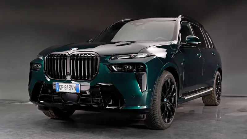 BMW X7 wallpaper, Dark green luxury SUV, Studio, 2024, 5K