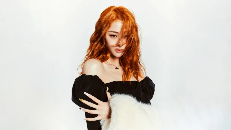 Le Sserafim, Huh Yunjin, K-pop, South Korean Singer, 5K wallpaper, White background