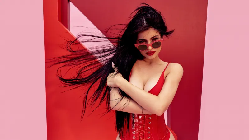 Kylie Jenner, Red hot, 5K background
