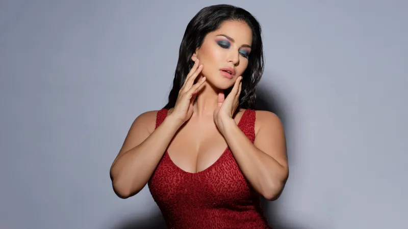 Sunny Leone, Hot actress