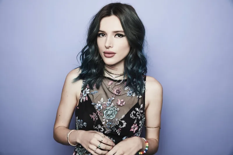 Bella Thorne 8K wallpaper