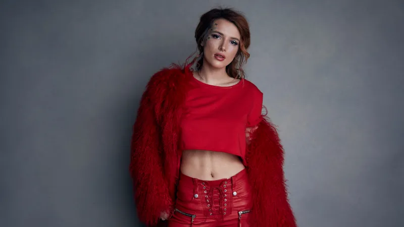 Bella Thorne, Desktop background 4K