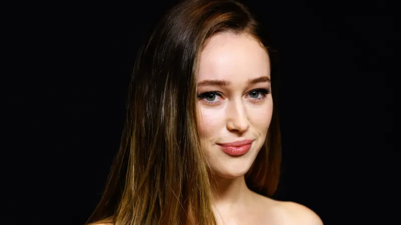 Alycia Debnam-Carey, Black background 5K