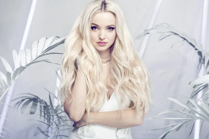 Dove Cameron, 5K background