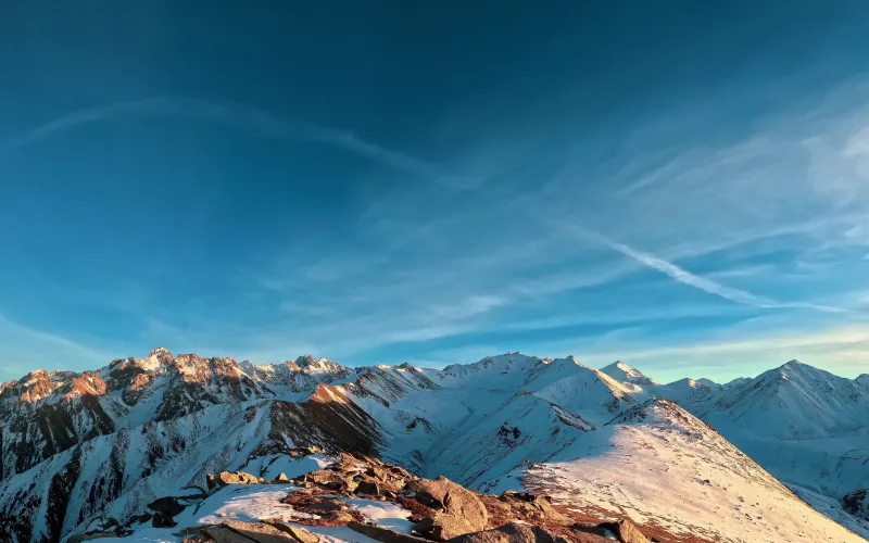 Snowy mountain ridge, Blue sky, Contrails, 5K wallpaper