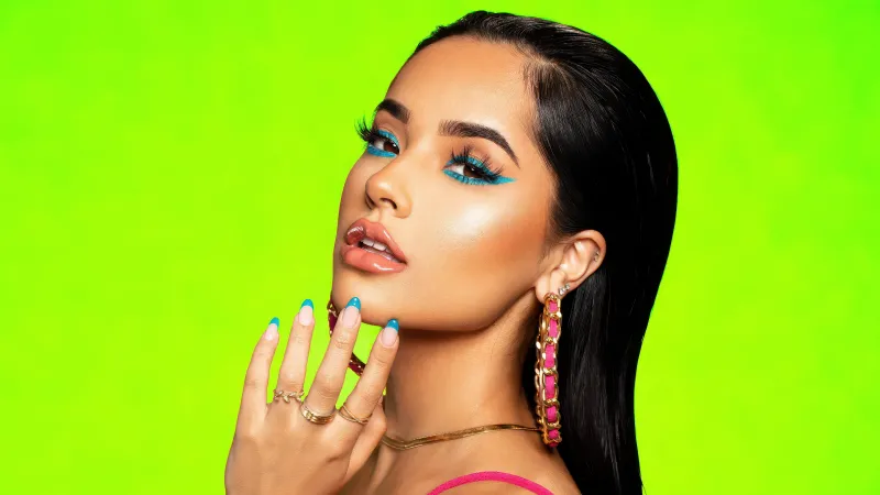 Becky G, Green background 5K