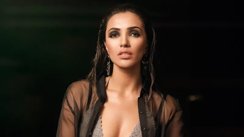 Akshara Gowda, 8K wallpaper