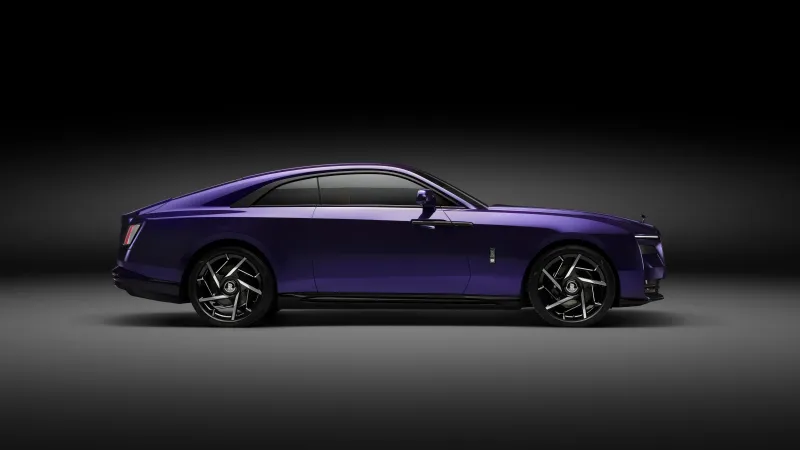 Rolls-Royce Black Badge Spectre, 8K background