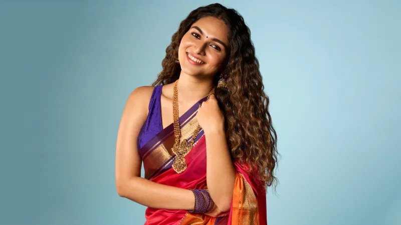 Kayadu Lohar Saree, 8K wallpaper