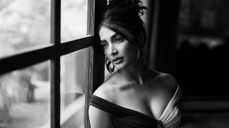 Pooja Hegde, Black And White Wallpaper, Indian Actress, 5K