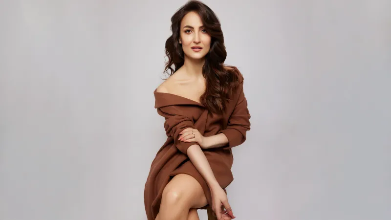Elli AvrRam, 8K wallpaper