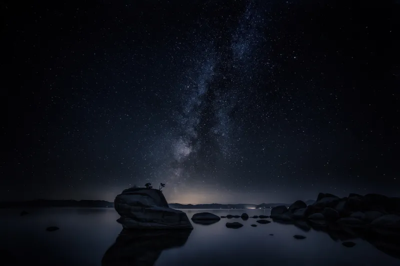 macOS Tahoe 26, Bonsai Rock, Milky Way, Night, Lake Tahoe, Astrophotography, Night sky, Starry sky, Long exposure, Reflections, Galaxy, Dark Sky, Rock formations, Cosmos, Nightscape, 5K, Nevada
