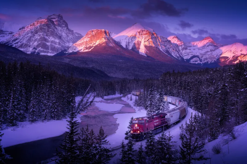 Train at Morant's Curve, Banff, Canadian Rockies, 5K wallpaper