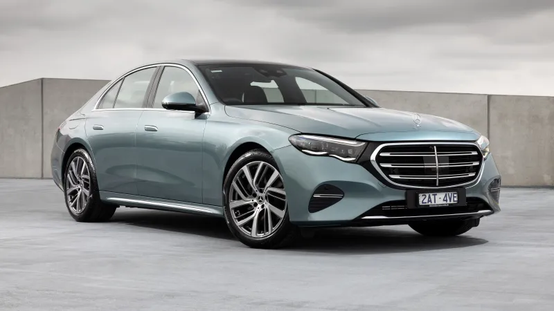 Mercedes-Benz E-Class, E 200, Teal sedan, Concrete wall, 2025, 5K wallpaper