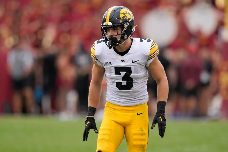 Cooper DeJean, Iowa Hawkeyes wallpaper, American football player, College athlete